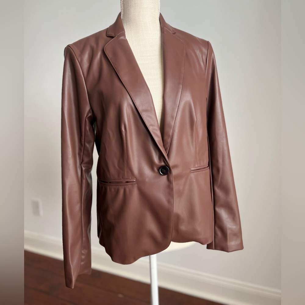 BRAND NEW Tapata faux leather blazer, Fully lined, front button closure brown